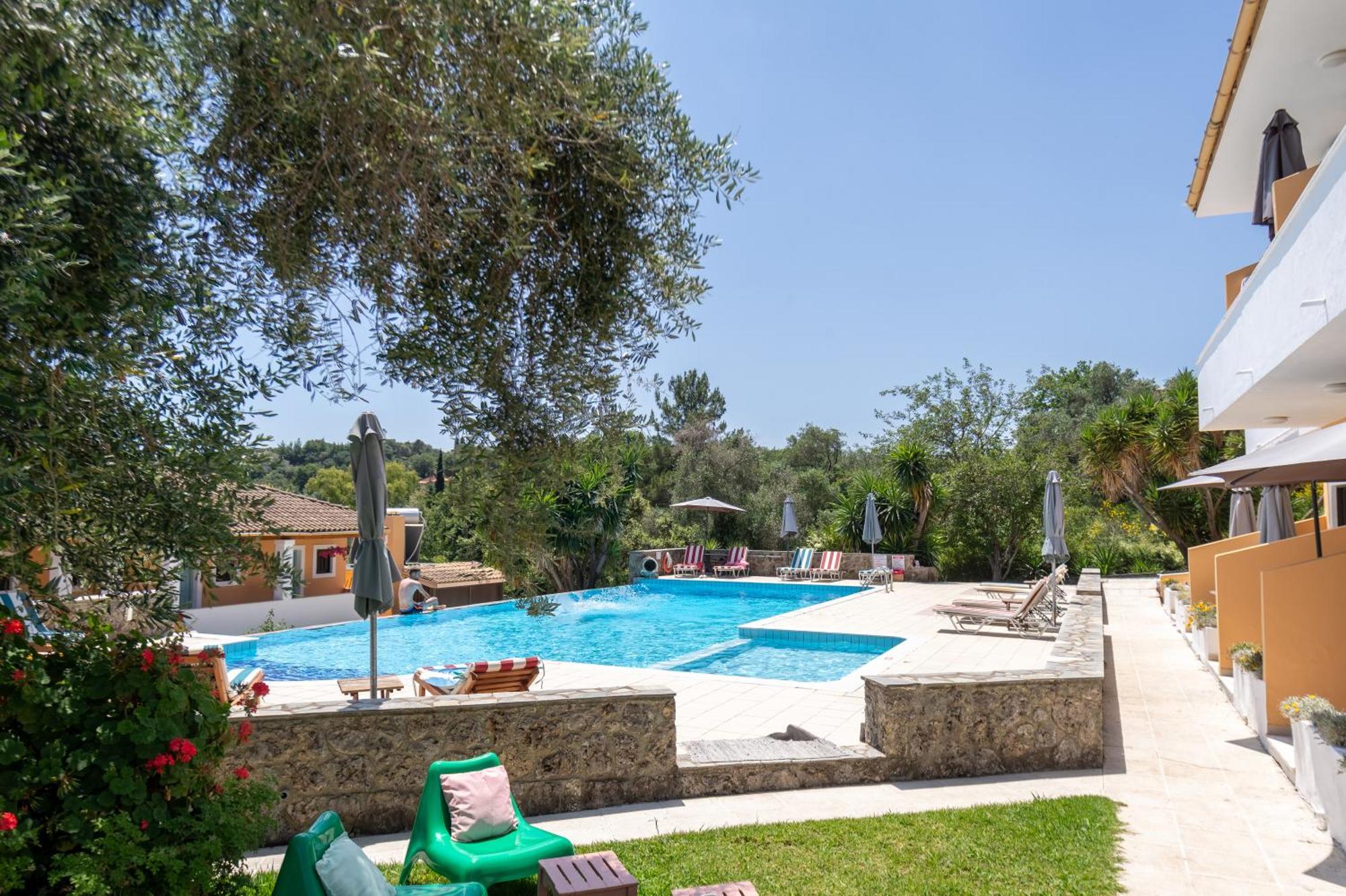 Little Corfu Aparthotel Dassiá Eksteriør bilde