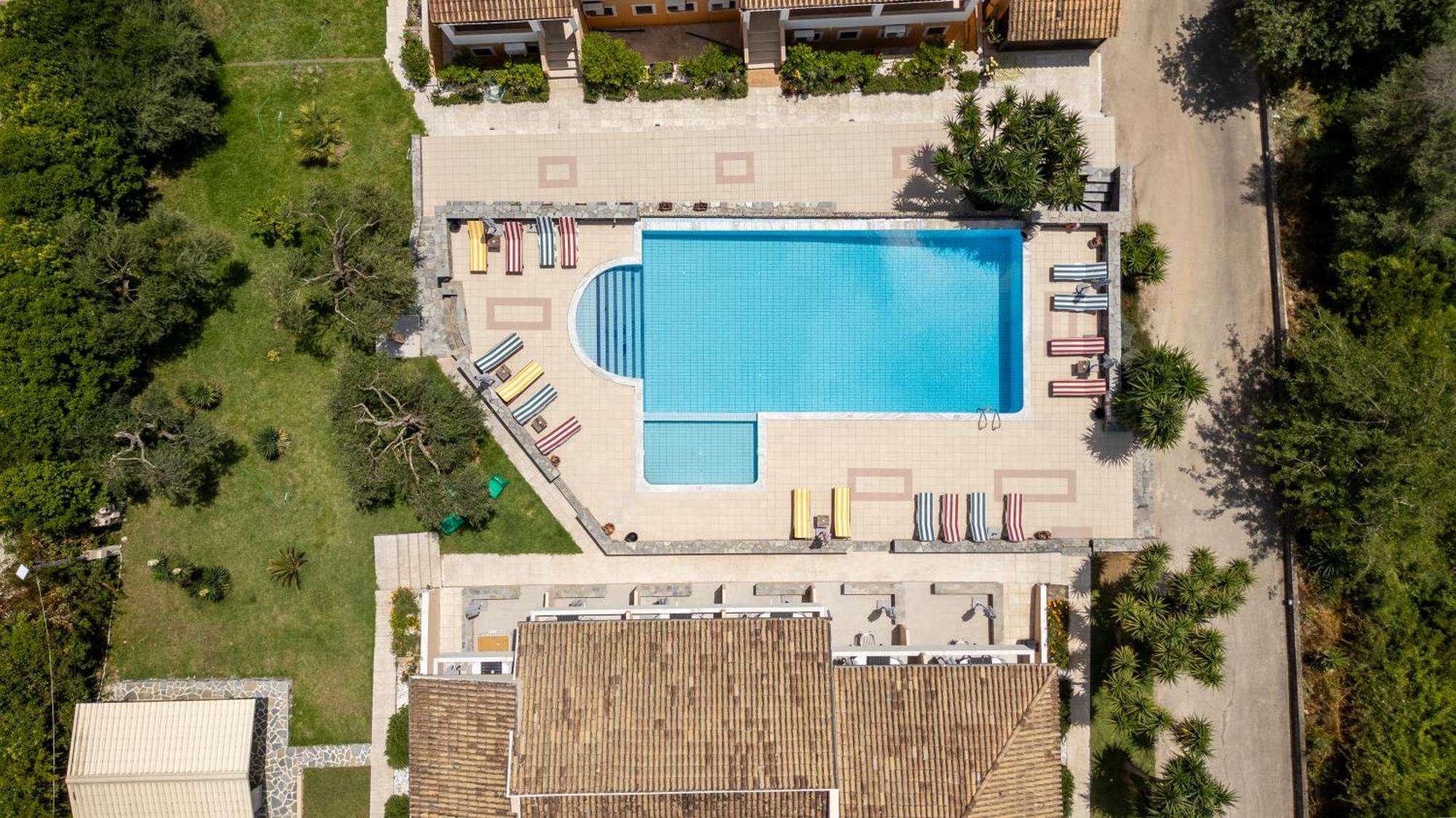 Little Corfu Aparthotel Dassiá Eksteriør bilde